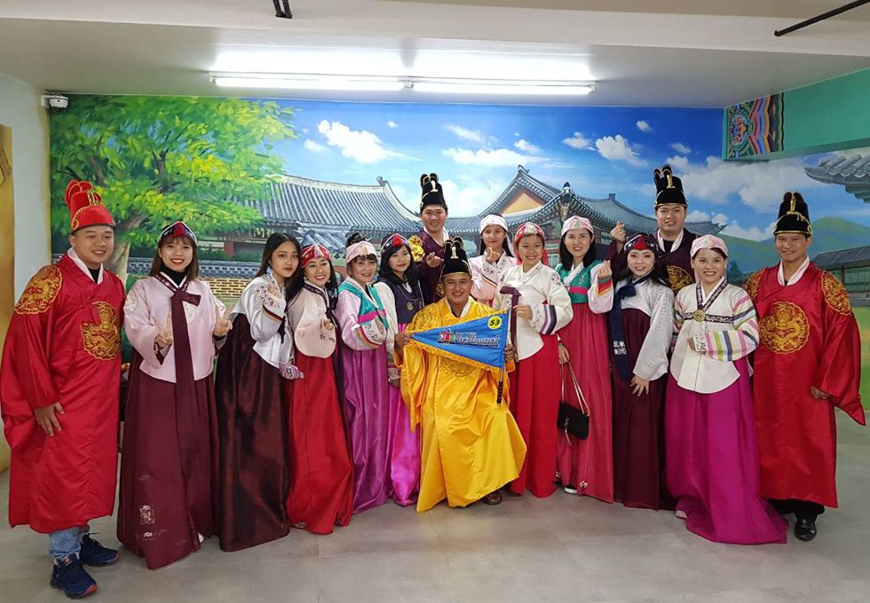 du lịch Hàn Quốc mặc Hanbok