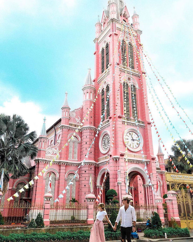 Nhà thờ Tân Định - điểm check in sống ảo chiếm spotlight ở Sài Gòn