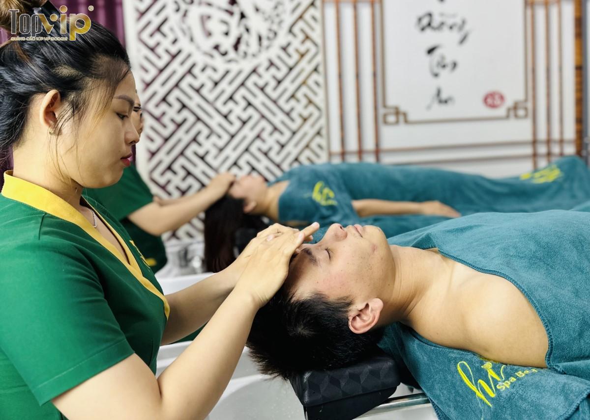 Massage bấm huyệt chuyên sâu.