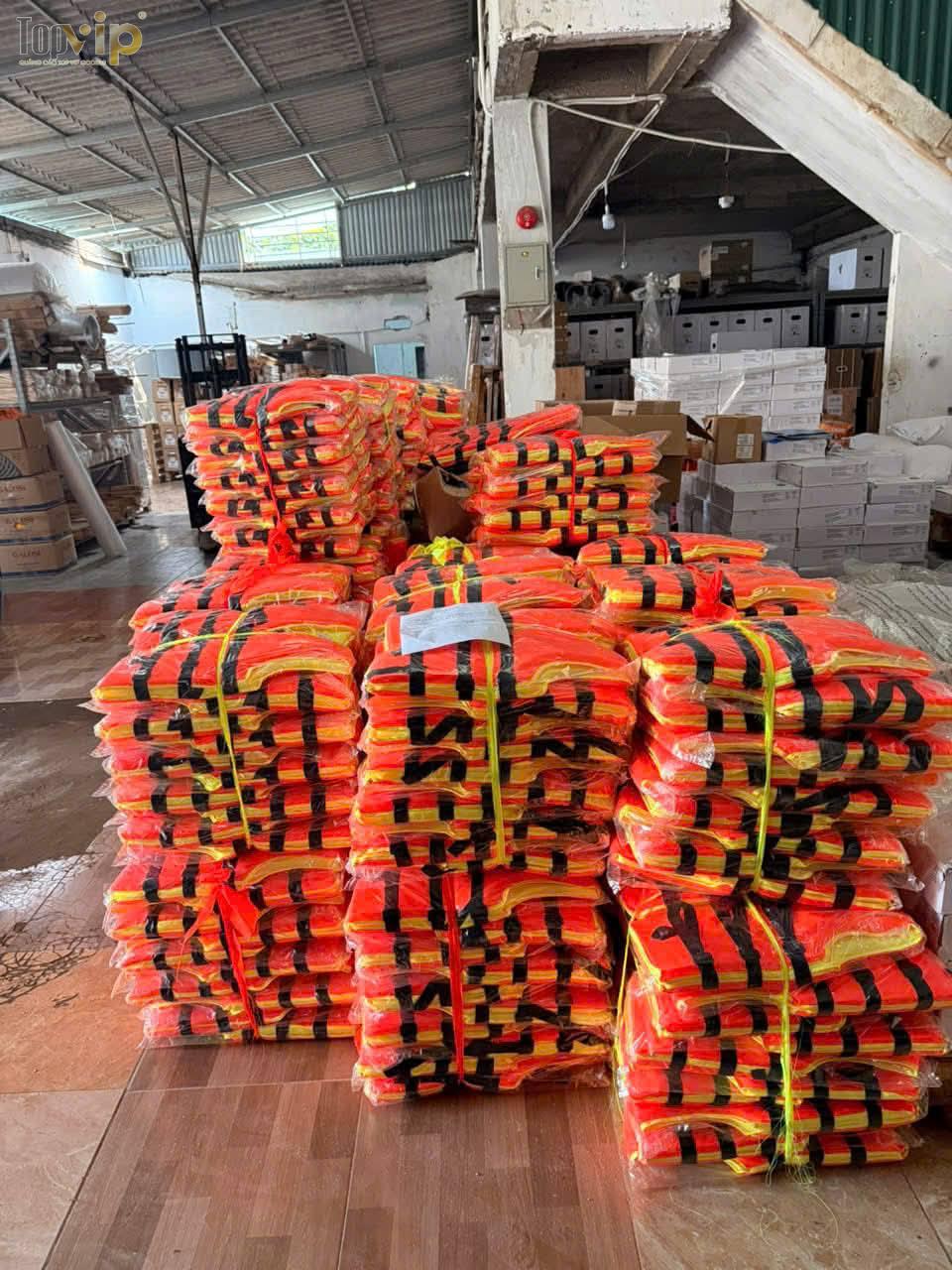 Xưởng ZOZO chuyên nhận may và phân phối áo phao bơi giá sỉ tận xưởng, có đủ size cho trẻ em