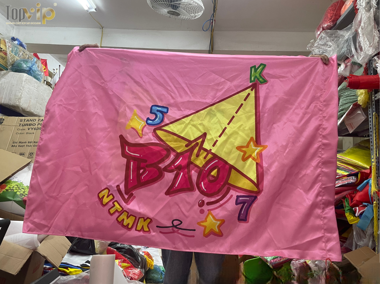 Xưởng Zozo – May Cờ Lớp Theo Yêu Cầu, Giao Gấp Trong Ngày