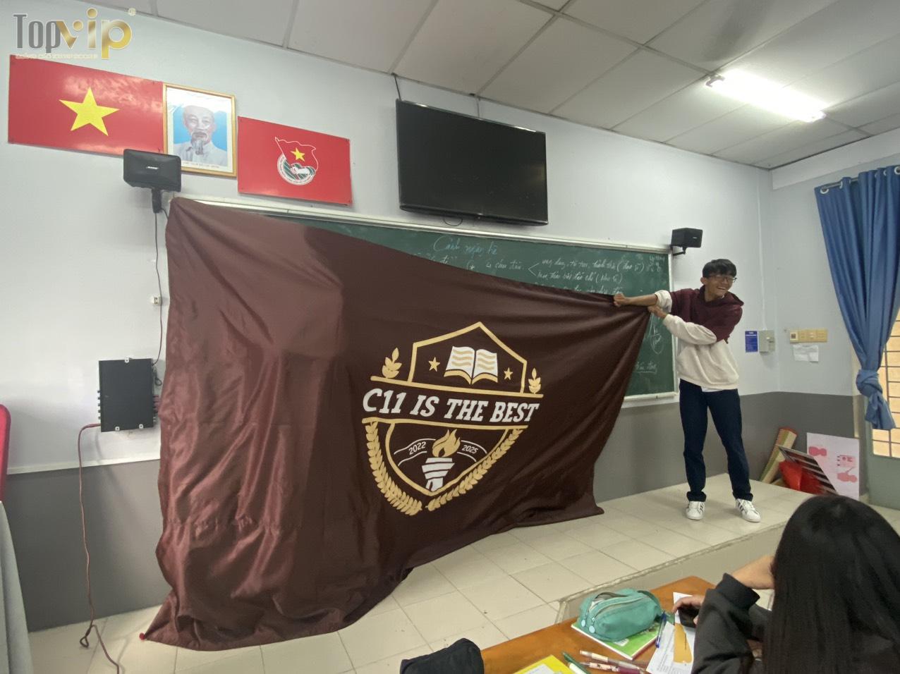 Xưởng Zozo – Thiết Kế Cờ Lớp Trọn Gói, Lên Ý Tưởng Miễn Phí, In Màu Chuẩn