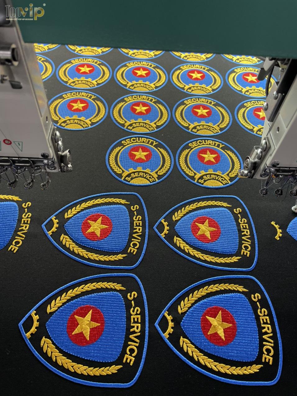 Thêu logo cầu vai bảo vệ cắt rời giá rẻ Thêu logo cầu vai bảo vệ cắt rời giá rẻ